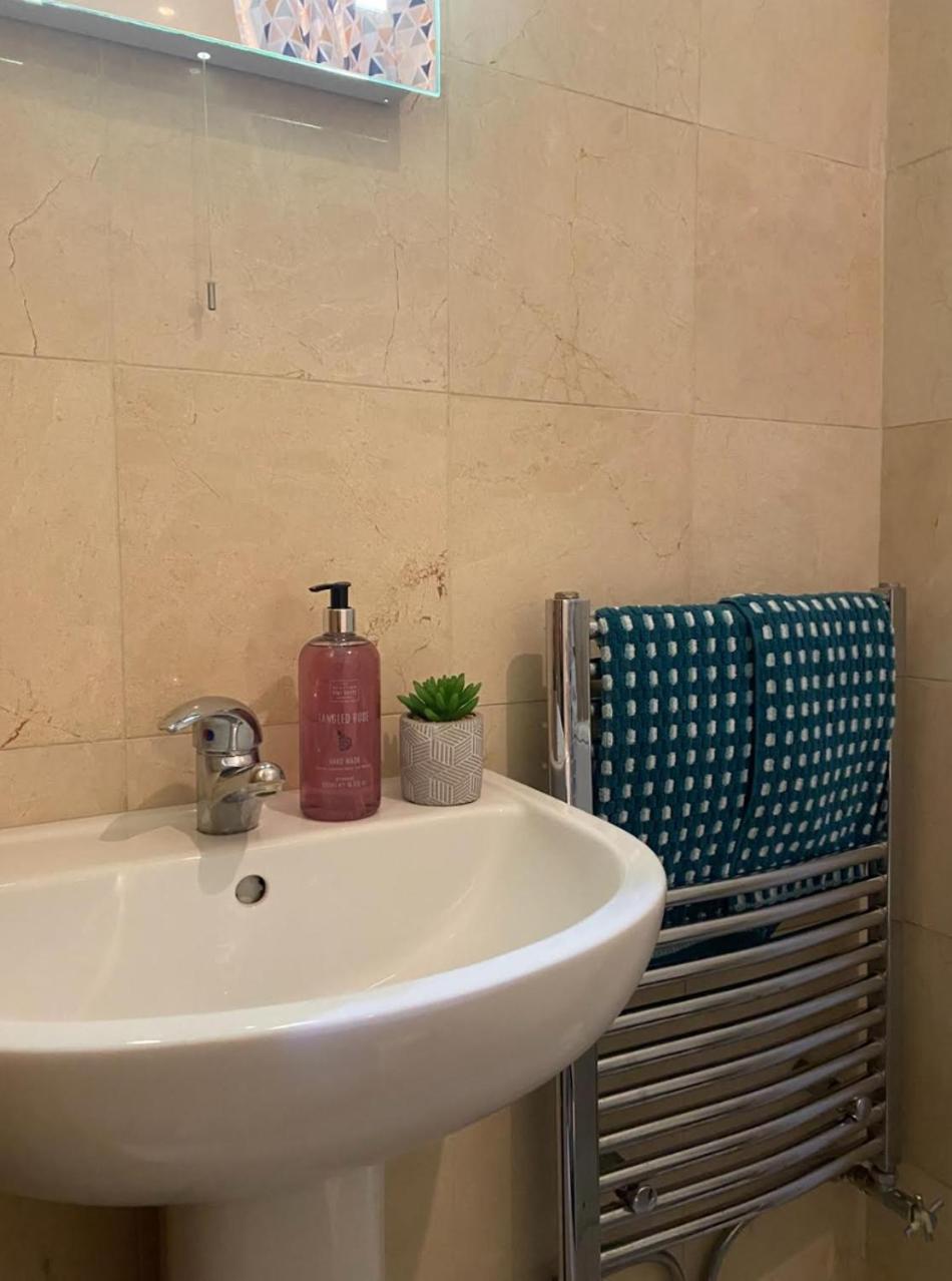Prime Location Heathrow Airport Affittacamere *