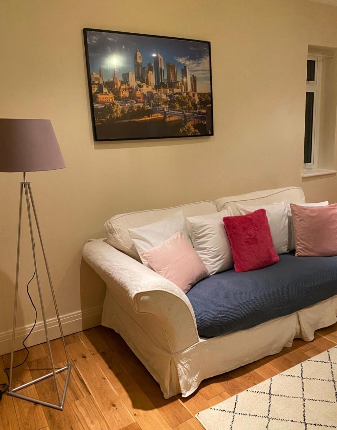 Prime Location Heathrow Airport *